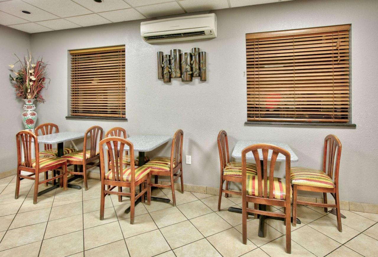 Super 8 By Wyndham Amarillo Exterior foto